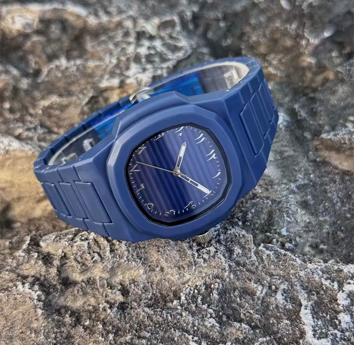 Montre à Quartz Classique pour Homme – Élégance et Confort au Quotidien